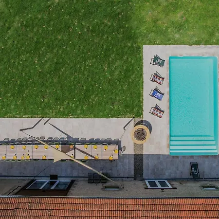 Villa Petit Perrot 03 - Piscine Chauffee - Citystade - 2h Lyon - 45p *